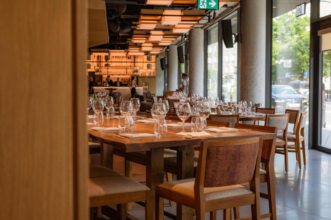 Nobu Hotel Varsavia Esterno foto Restaurant interior