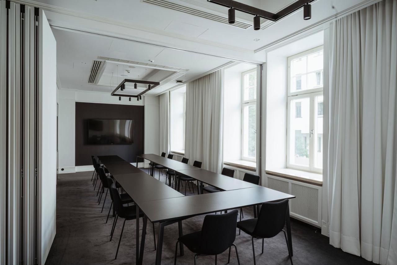 Nobu Hotel Varsavia Esterno foto The boardroom of the Institute