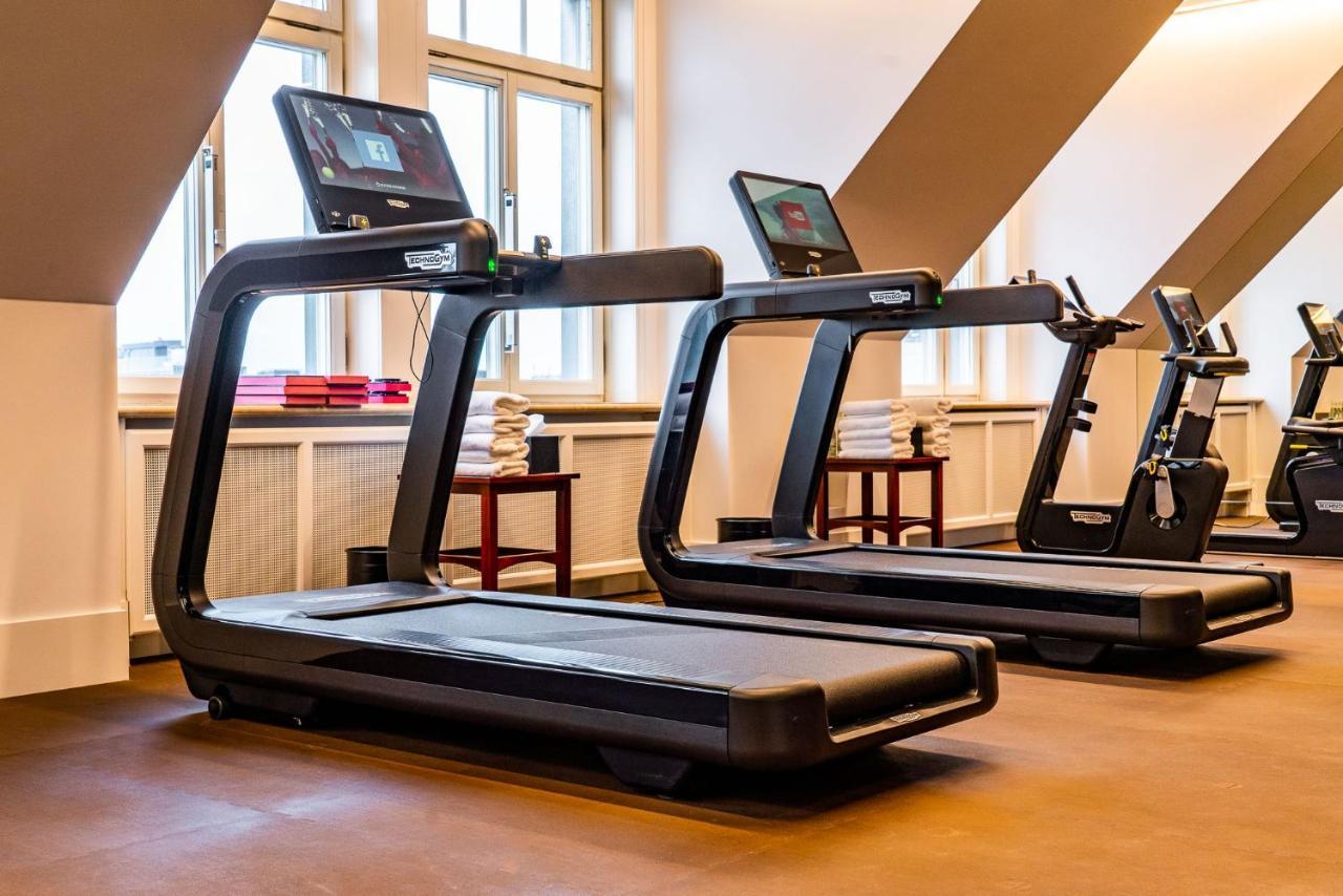 Nobu Hotel Varsavia Esterno foto Treadmills in a gym