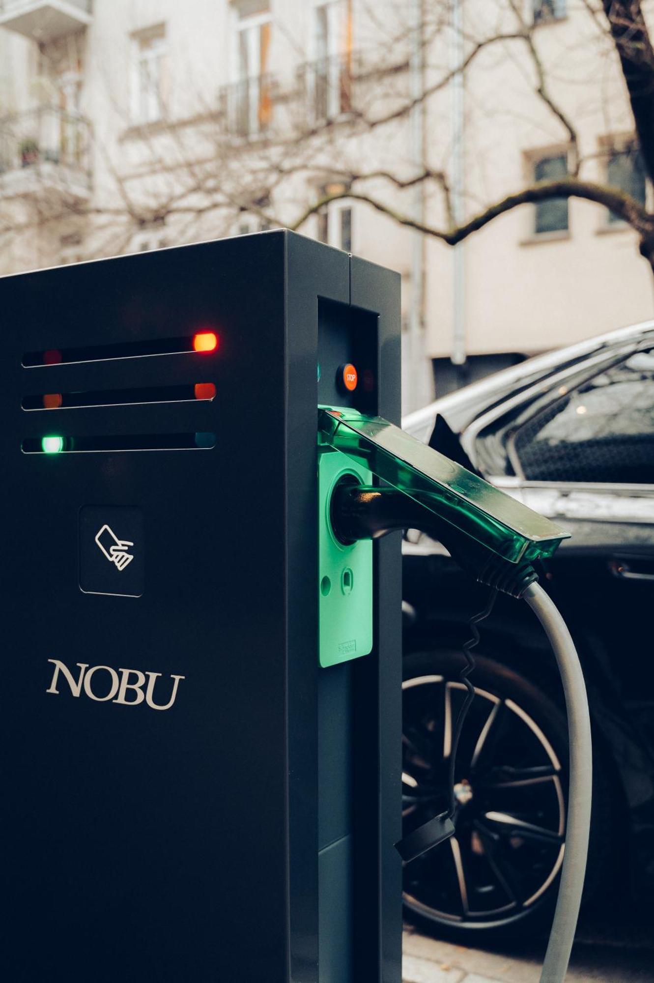 Nobu Hotel Varsavia Esterno foto NOBU EV charging station